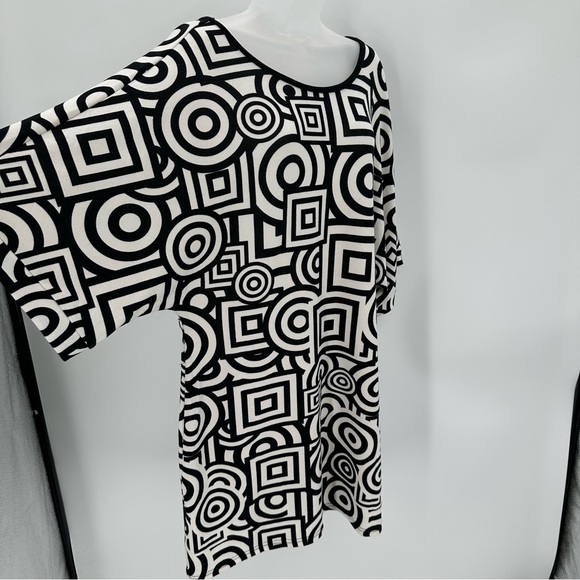 Aryeh Dress Geometric Knit Women’s 1X Plus Size Shift Black Print -No Belt - Picture 2 of 12